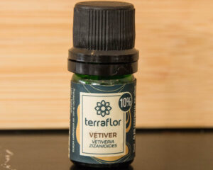 שמן אתרי וטיור