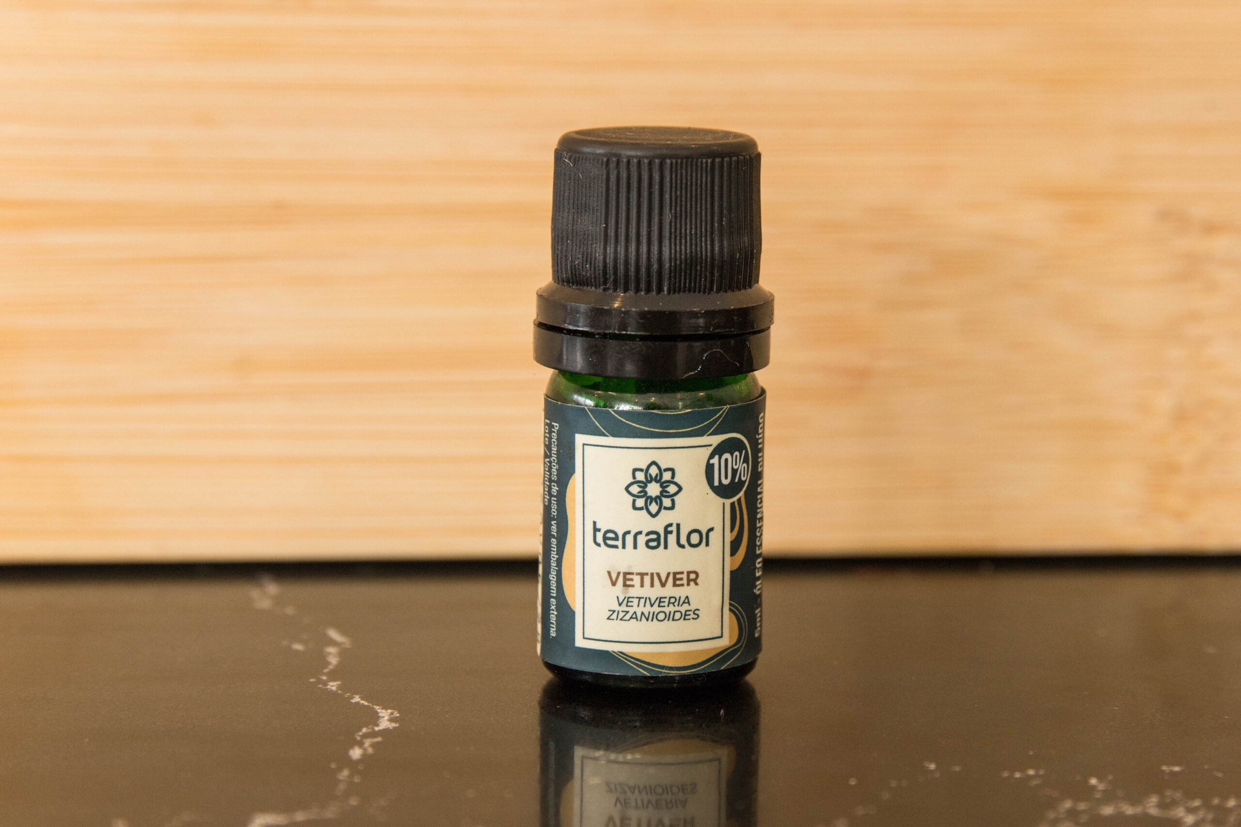 שמן אתרי וטיור – תמונה 2